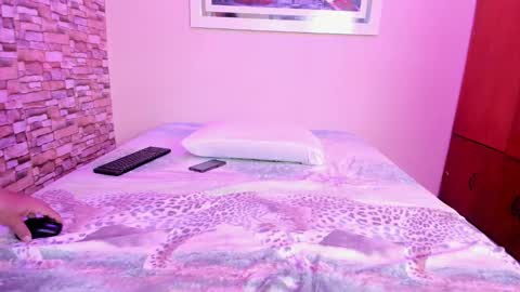 Snapshot of mariana_mauricio chatting on February 14, 2:39 am mariana mauricio online show from February 14, 2:39 am