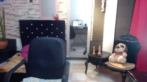 Snapshot of mariana_night chatting on September 11, 9:27 pm mariana_night online show from September 11, 9:27 pm