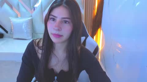 Mariana  online show from September 12, 2:08 pm