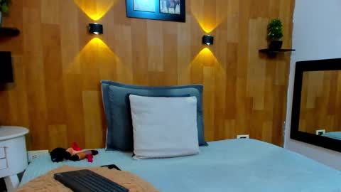 Snapshot of marianaa_aangel chatting on February 17, 6:39 pm Mariana Angel online show from February 17, 6:39 pm