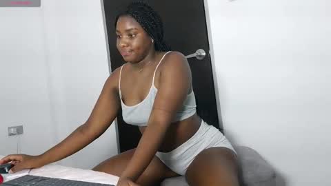 marianaee online show from September 17, 6:33 pm