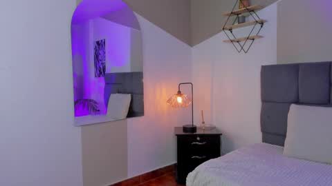 Mariana online show from December 9, 10:52 pm