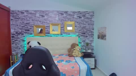 Mariana online show from December 17, 10:43 pm