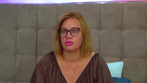 Snapshot of marianeumann chatting on September 13, 7:05 pm Maria online show from September 13, 7:05 pm