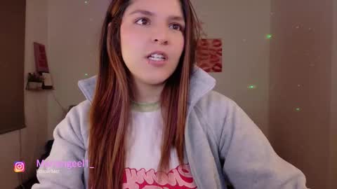 mariangeel_ online show from January 7, 12:48 am