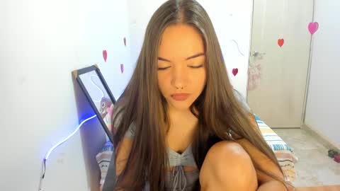 Snapshot of mariangel_3 chatting on February 24, 9:41 pm Mariangel online show from February 24, 9:41 pm