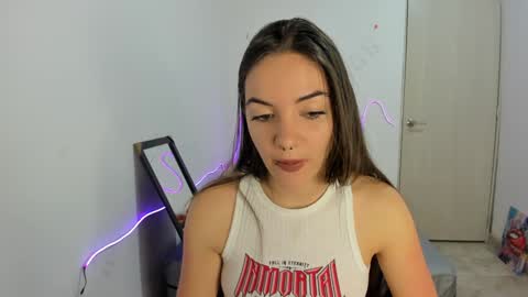 Snapshot of mariangel_3 chatting on January 18, 12:02 am Mariangel online show from January 18, 12:02 am