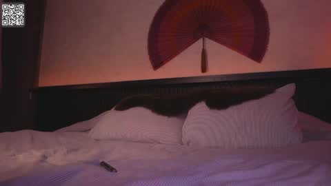 MARIANA  online show from April 8, 9:29 pm