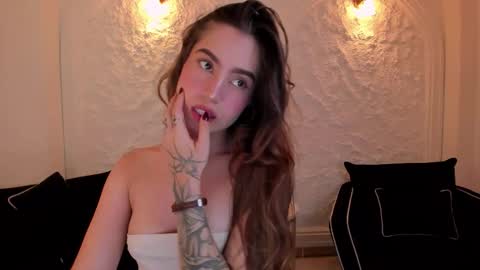 Marianne  online show from October 9, 10:48 pm