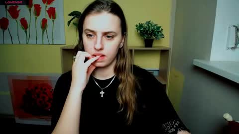 Snapshot of mariatess_ chatting on February 7, 3:41 pm Mariia online show from February 7, 3:41 pm