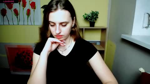 Snapshot of mariatess_ chatting on March 2, 12:43 pm Mariia online show from March 2, 12:43 pm