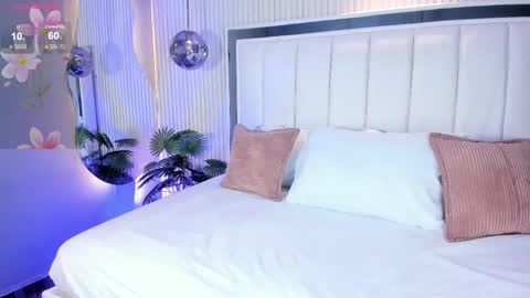 Snapshot of mariathlittle chatting on September 15, 5:36 pm Maria online show from September 15, 5:36 pm
