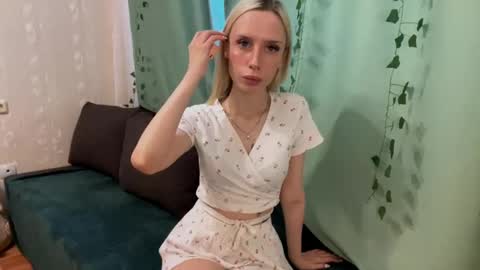 Molly online show from September 13, 7:22 am