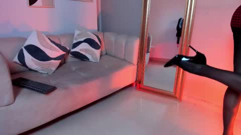 marie_bass online show from February 19, 1:10 pm