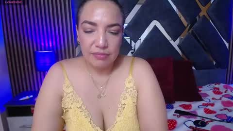 marie_hss online show from March 6, 8:27 pm