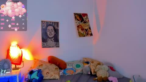 Mariee online show from May 7, 9:54 pm