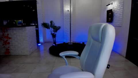 mariemlui online show from December 3, 6:30 pm