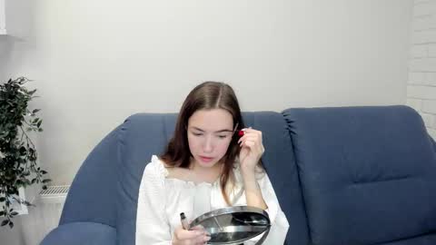 Snapshot of marileenevius chatting on September 19, 10:08 am evelyn online show from September 19, 10:08 am