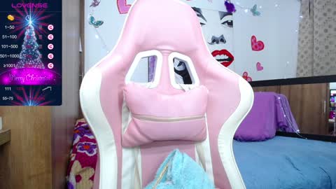 Marillyn  online show from December 4, 2:25 am