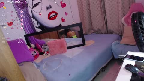 Marillyn  online show from January 31, 8:01 am