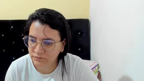 Snapshot of marilyn_garcia chatting on January 5, 3:45 pm MARILYN SEXY online show from January 5, 3:45 pm