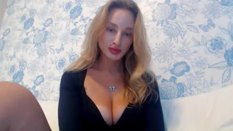 MarilynDevilish online show from November 18, 7:55 am