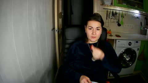 Snapshot of marinettaqhot chatting on December 29, 4:19 pm MarinettaQhot online show from December 29, 4:19 pm
