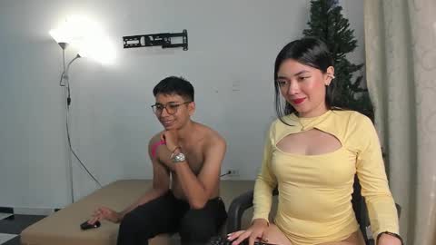 Snapshot of marioandmia chatting on February 8, 1:43 am marioandmia online show from February 8, 1:43 am