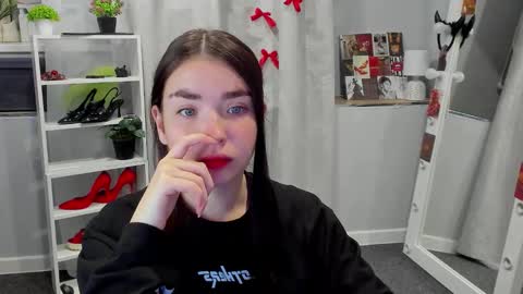 Snapshot of marissa_garcia chatting on September 9, 6:52 pm marissa_garcia online show from September 9, 6:52 pm