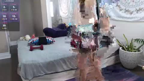 Snapshot of marissapeach chatting on December 9, 11:24 pm MarissaPeach online show from December 9, 11:24 pm