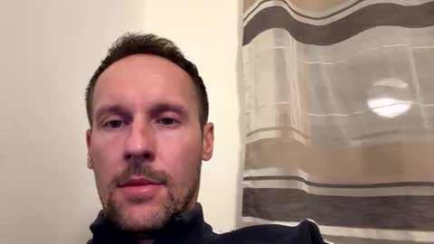 Mark online show from November 3, 5:58 pm