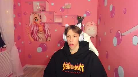 Mark online show from October 1, 9:13 pm