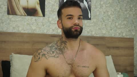 Snapshot of mark_hazze chatting on February 2, 12:09 am Mark online show from February 2, 12:09 am