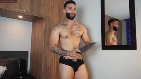 Snapshot of mark_hazze chatting on September 14, 11:17 pm Mark online show from September 14, 11:17 pm