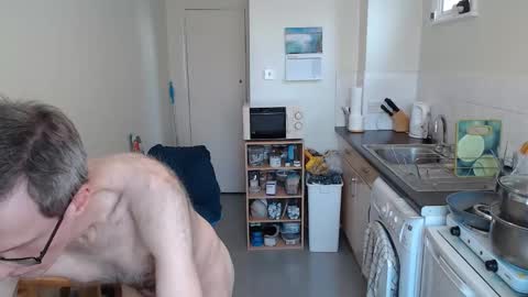 mark_islington online show from October 25, 10:03 am