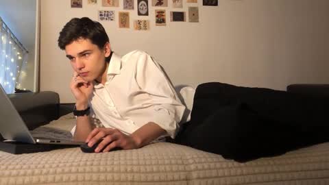 Mark online show from October 21, 9:47 am