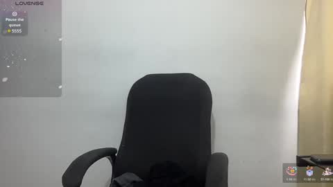 MODEL Mark Rut online show from February 7, 9:15 pm