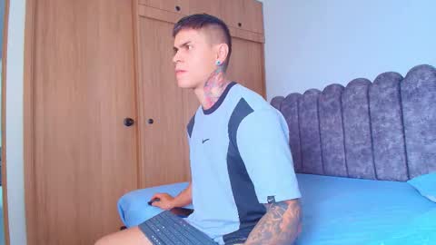 Sebastian online show from November 8, 4:43 pm