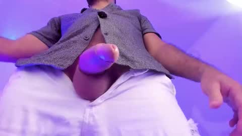 Snapshot of markwolfe1 chatting on October 30, 12:33 am Mark online show from October 30, 12:33 am