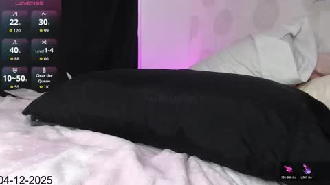 ANGIE online show from December 4, 3:33 pm