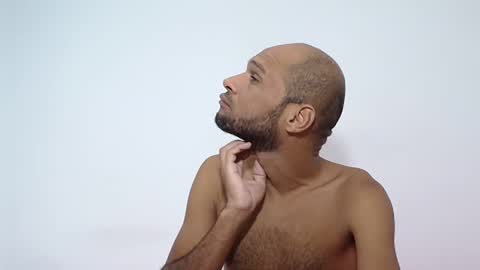 MAX online show from October 26, 11:55 am