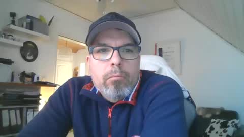 marriedcock1980 online show from March 10, 7:22 am