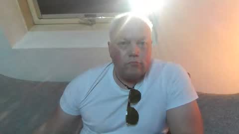 mars0481 online show from April 25, 3:09 pm