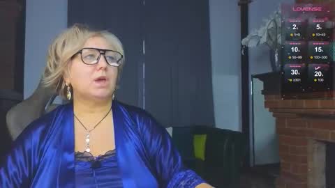 marta_wils online show from October 28, 4:02 am