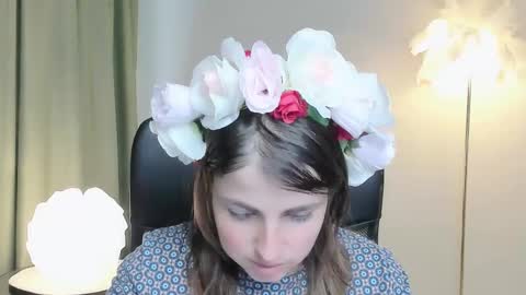 martaedams online show from October 1, 7:29 am