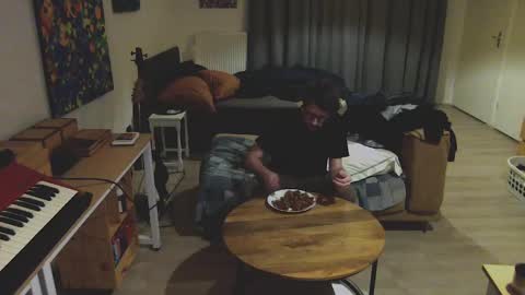 Roger online show from December 18, 6:35 pm