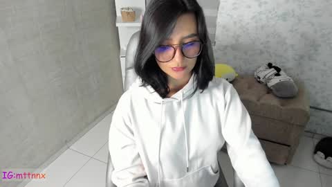 Snapshot of martiiinaa_ chatting on February 6, 4:25 pm Martina online show from February 6, 4:25 pm