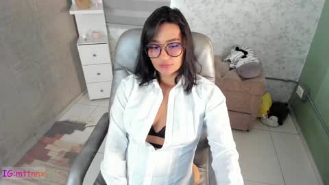 Snapshot of martiiinaa_ chatting on February 7, 3:30 pm Martina online show from February 7, 3:30 pm