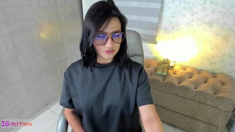Snapshot of martiiinaa_ chatting on December 3, 11:18 am Martina online show from December 3, 11:18 am