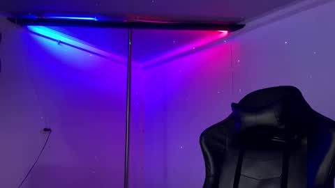 100 explicit here. follow  online show from September 23, 3:39 pm